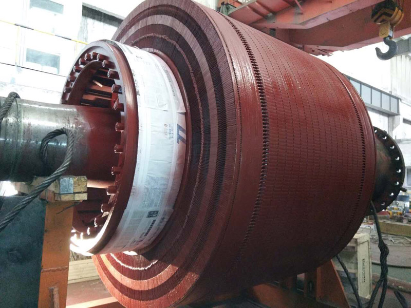 三新電機近期對103噸的大直流電機進行檢測，維護，更換軸瓦。絕緣處理。